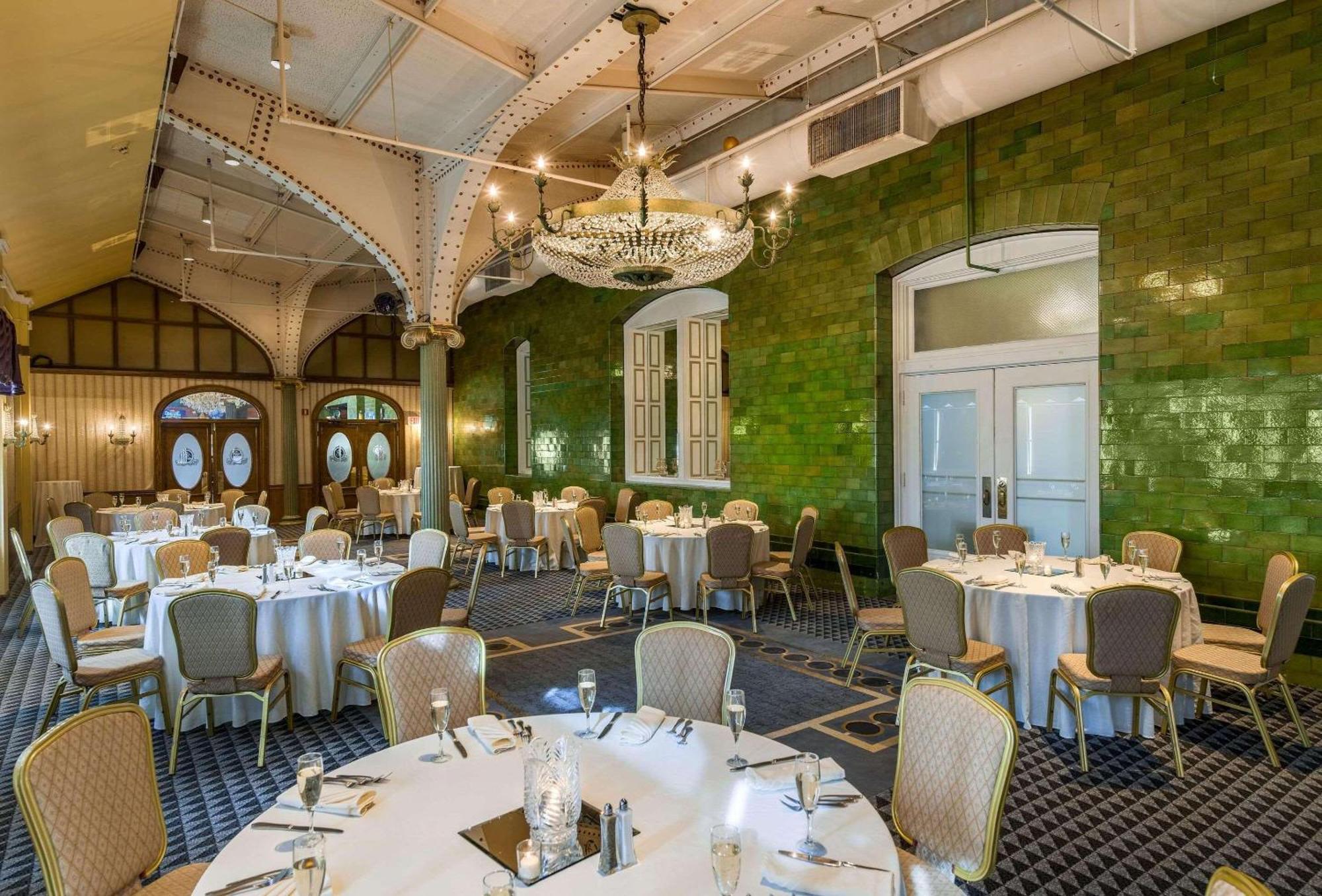 Radisson Lackawanna Station Hotel Scranton Bagian luar foto